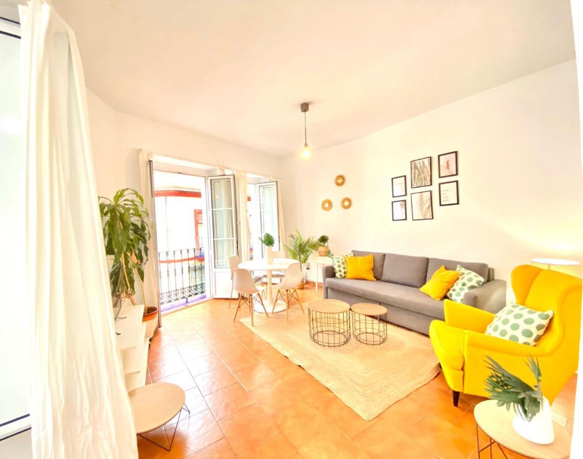 Comfortable Studio Old Town, Parking Optional Sevilla Exterior foto